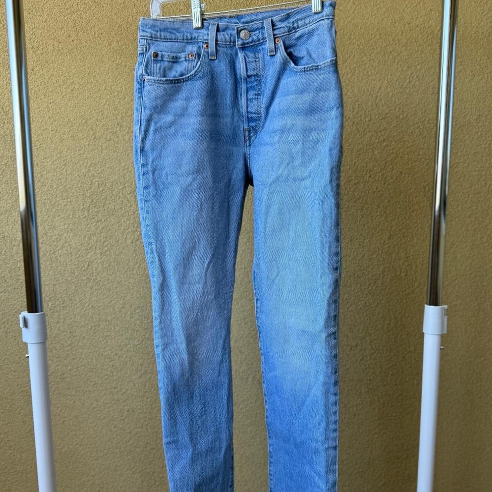 Vintage Levi’s 501 straight leg jeans size 27